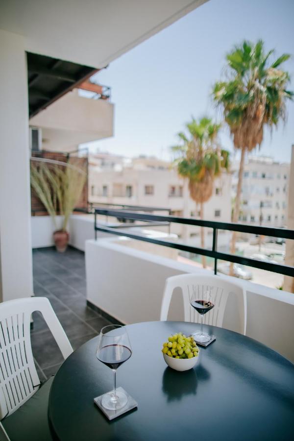 Lazaros Centre Apartment Larnaca Esterno foto