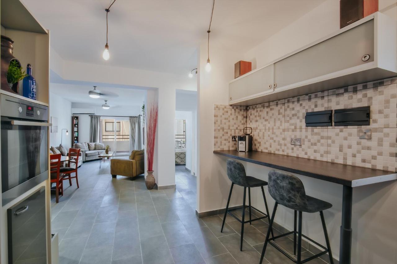 Lazaros Centre Apartment Larnaca Esterno foto