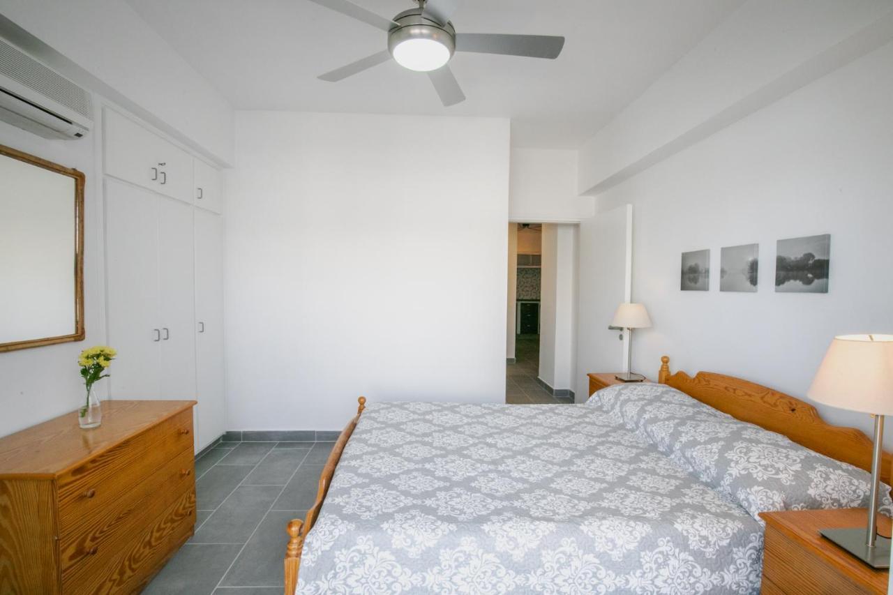 Lazaros Centre Apartment Larnaca Esterno foto